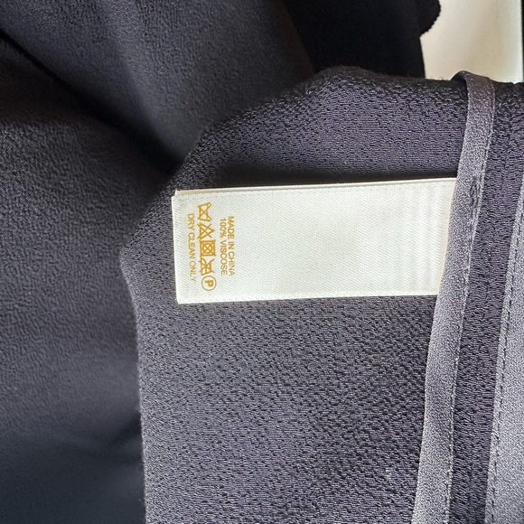 Kate Spade Ruffled blouse, Short Sleeve, Black, size 6 - Picture 7 of 7